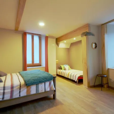 Maison Familiale Forestiere A Avec Vue Montagne. * Cauterets