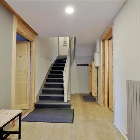 Maison Familiale Forestiere A Avec Vue Montagne. Vakantiehuis Cauterets